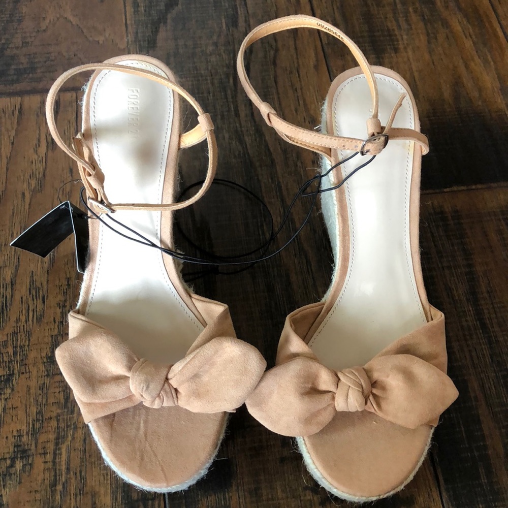 Forever 21 tan bow wedges